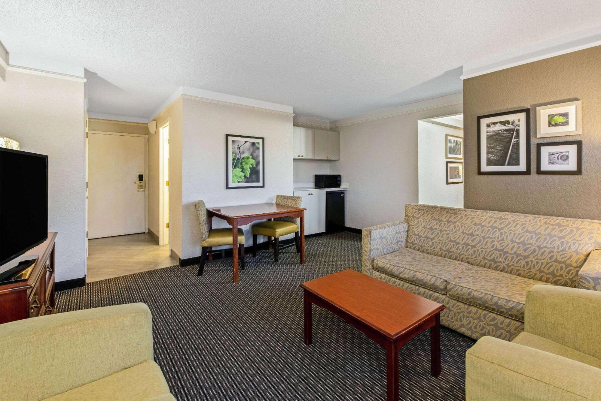 Hotel La Quinta By Wyndham New Orleans Airport Kenner Esterno foto